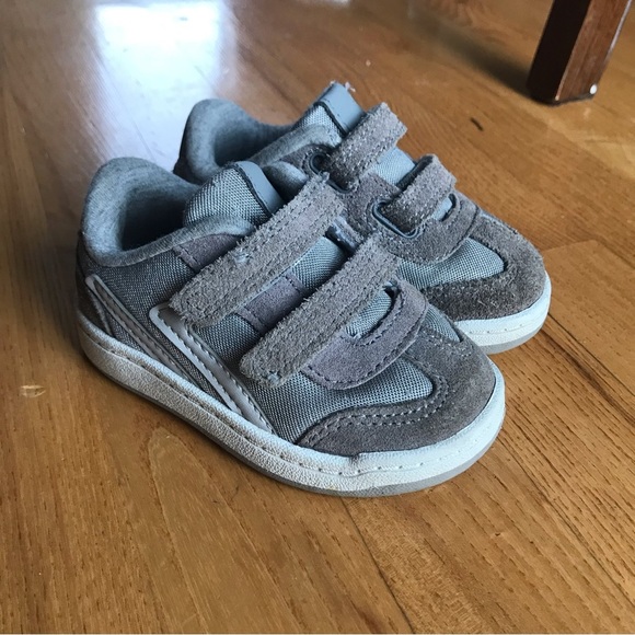 Cat & Jack Other - Boys Size 5 Gray Sneakers Tennis Shoes Cat & Jack Velcro Toddler Easy On